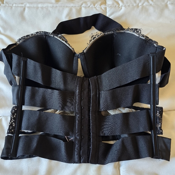 Victorias Secret Black Lace Padded Halter Bra - Picture 2 of 4